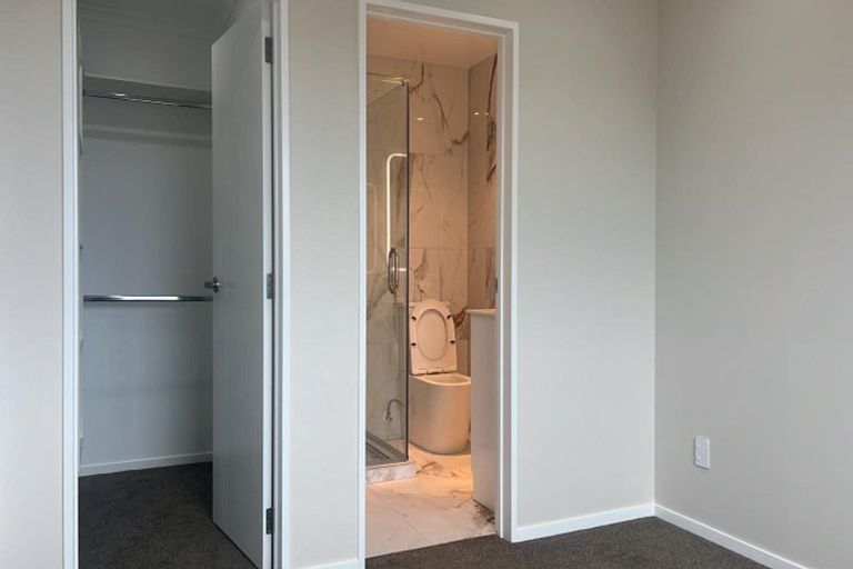 Photo of property in 83b Hutchinsons Road, Bucklands Beach, Auckland, 2014