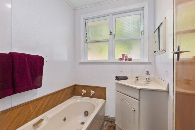 Photo of property in 8 Reid Road, Wainuiomata, Lower Hutt, 5014