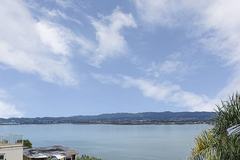 Photo of property in 41 Hadfield Street, Beach Haven, Auckland, 0626