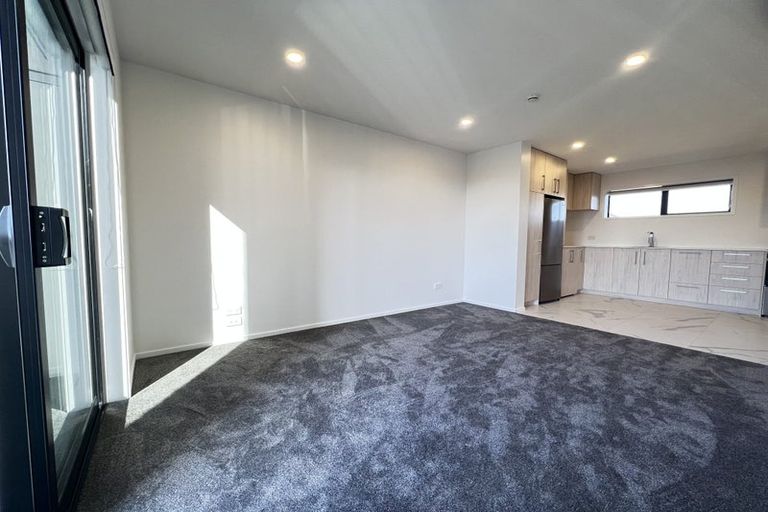 Photo of property in 2/231 Marine Parade, New Brighton, Christchurch, 8061