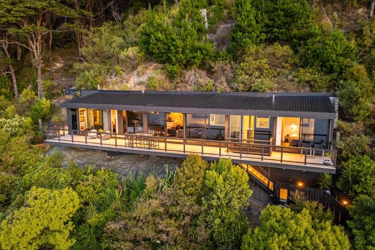 Photo of property in 616b Marine Drive, Days Bay, Lower Hutt, 5013