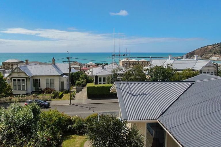 Photo of property in 18 Wharfe Street, South Hill, Oamaru, 9400