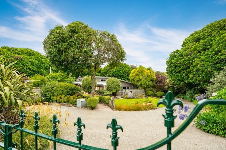 Photo of property in 54 Kohekohe Road, Waikanae, 5036