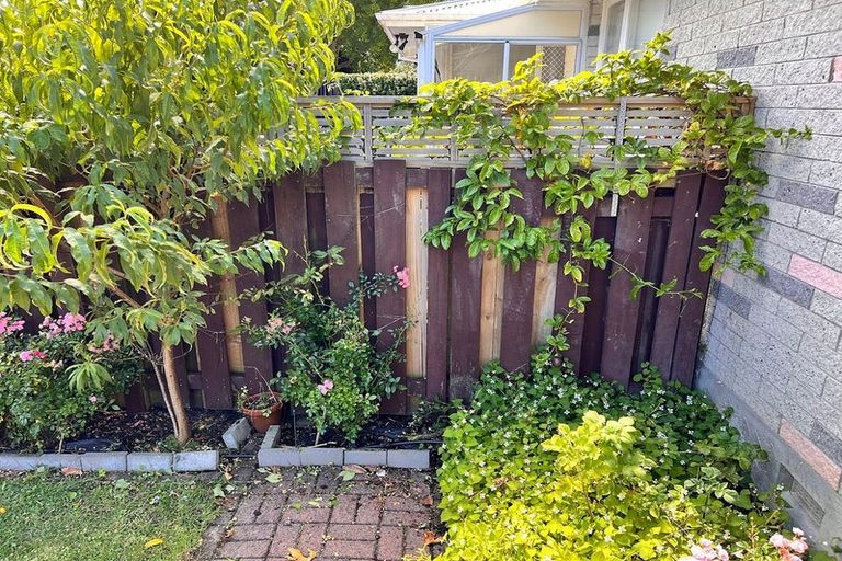 Photo of property in 2/26 Tawa Street, Eastbourne, Lower Hutt, 5013