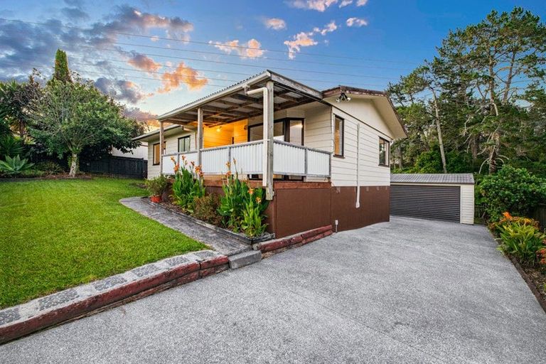 Photo of property in 14 Alidade Place, Massey, Auckland, 0614