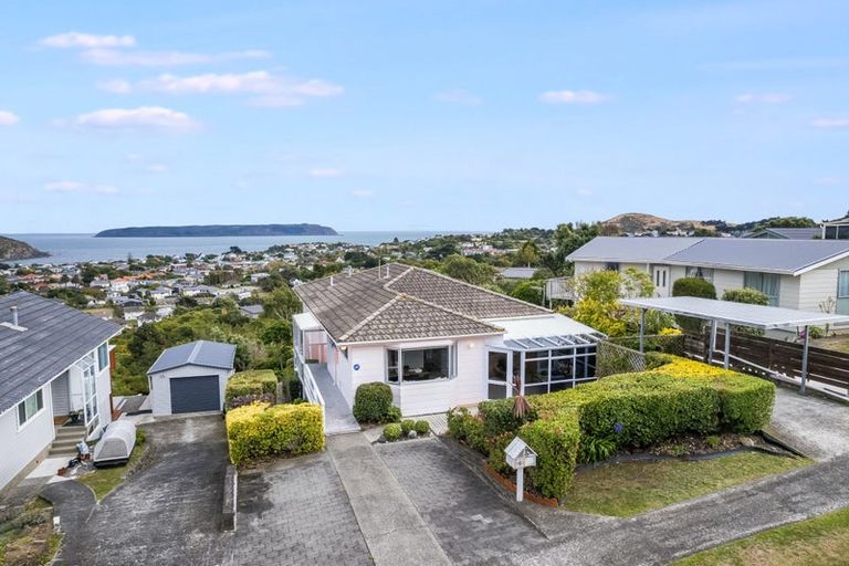Photo of property in 6 De Castro Place, Titahi Bay, Porirua, 5022