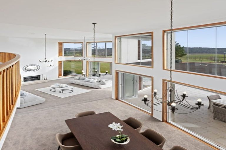 Photo of property in 189 Vaughans Road, Okura, Albany, 0792