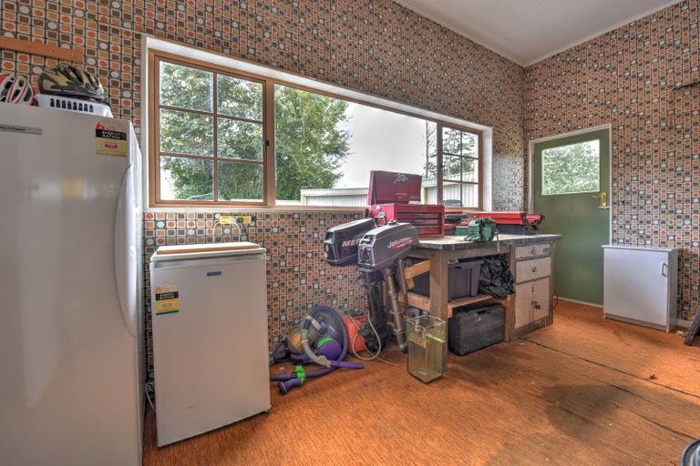 Photo of property in 349 Oteramika Road, Seaward Bush, Invercargill, 9871