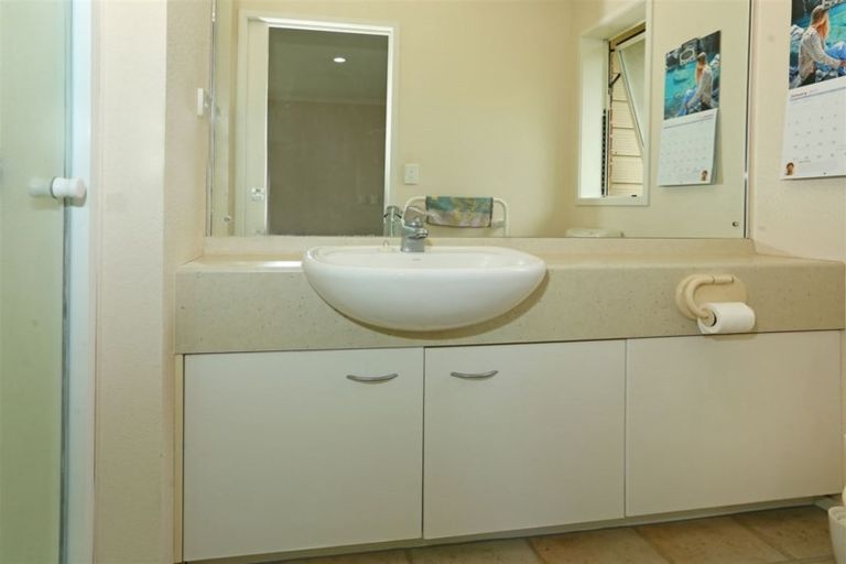 Photo of property in 10 Hillwell Drive, Henderson, Auckland, 0612