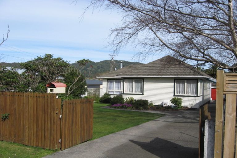 Photo of property in 19 Wise Street, Wainuiomata, Lower Hutt, 5014