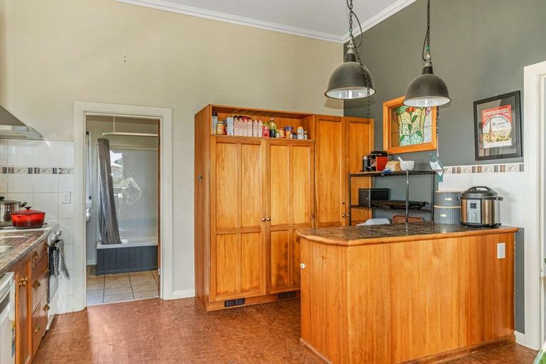 Photo of property in 9 Queen Street, Westport, 7825