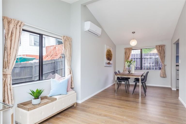 Photo of property in 1/11 Brookfield Road, Te Atatu Peninsula, Auckland, 0610