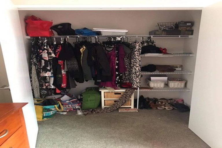 Photo of property in 4 Regiment Road, Papakura, 2110