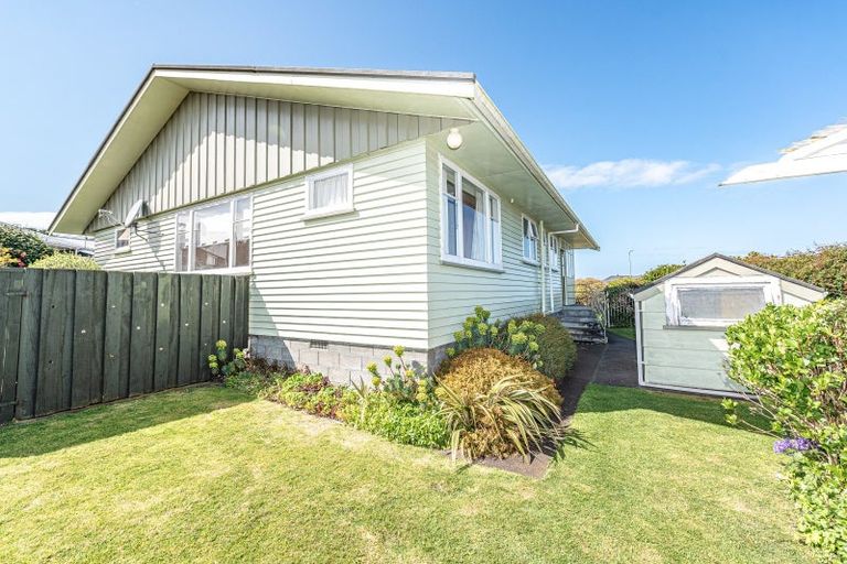 Photo of property in 6 Tirimoana Place, Otamatea, Whanganui, 4501