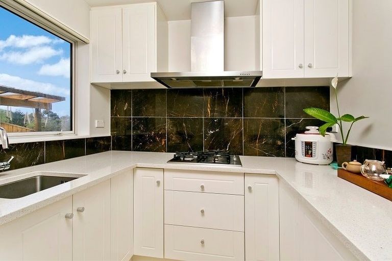 Photo of property in 26 Ballyboe Place, Pinehill, Auckland, 0632