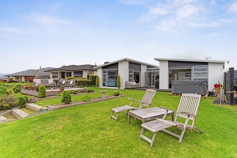 Photo of property in 16 Holyoake Terrace, Omokoroa, 3114