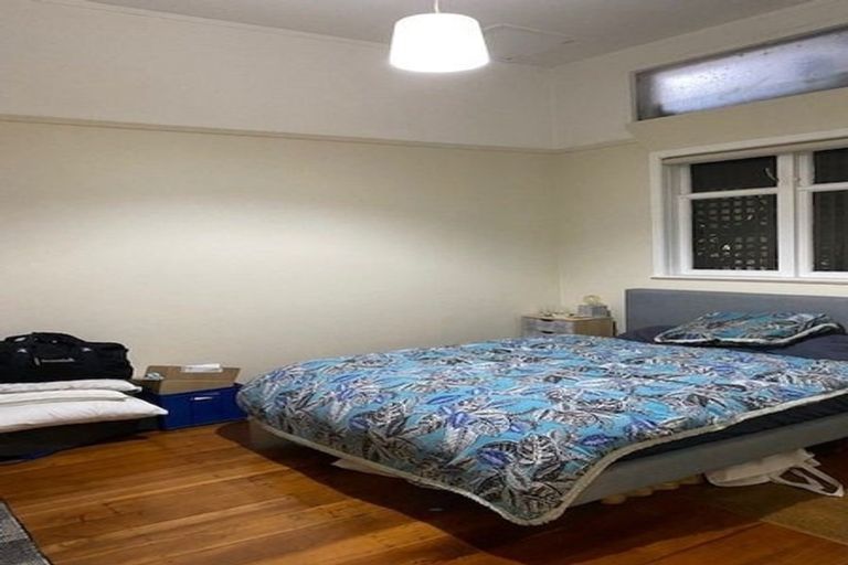 Photo of property in 51 Hawker Street, Mount Victoria, Wellington, 6011