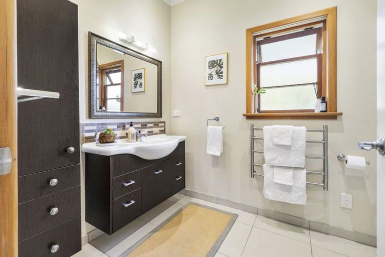 Photo of property in 201 Townsend Road, Miramar, Wellington, 6022