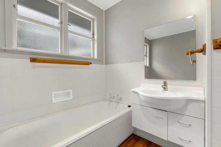 Photo of property in 1 Lawson Street, Pahiatua, 4910