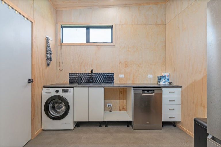 Photo of property in 5 Riria Way, Matarangi, 3592