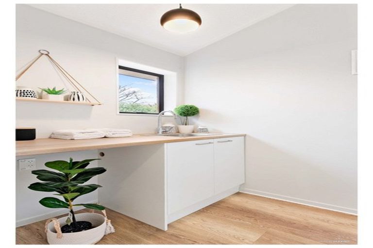 Photo of property in 5/153a Te Atatu Road, Te Atatu South, Auckland, 0610