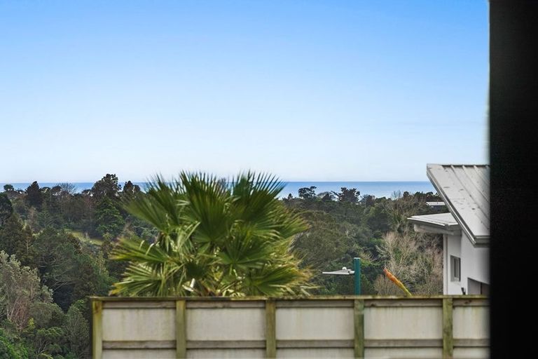 Photo of property in 18 Manurau Crescent, Merrilands, New Plymouth, 4312