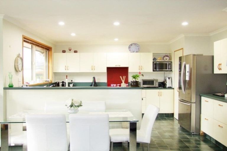 Photo of property in 11 Melville Avenue, Milton, 9220