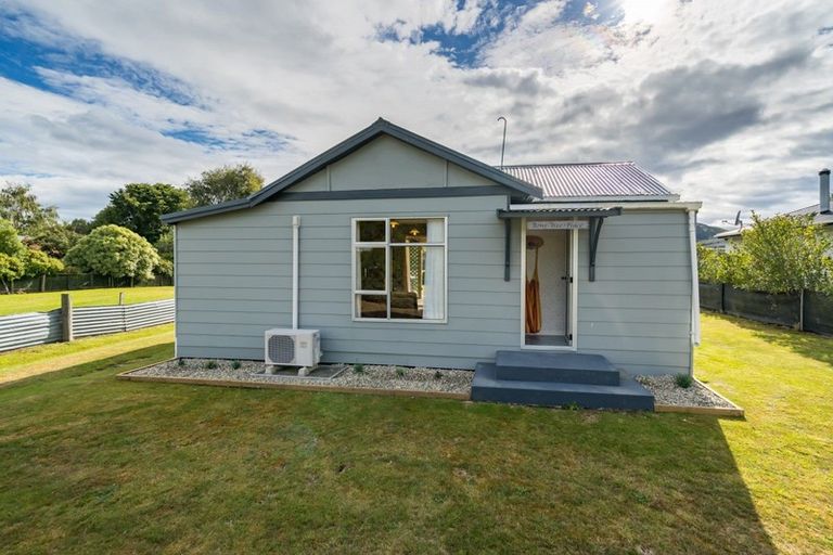 Photo of property in 15 Wratten Road, Owaka, 9585