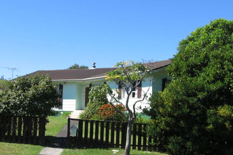 Photo of property in 28 Oreil Avenue, West Harbour, Auckland, 0618