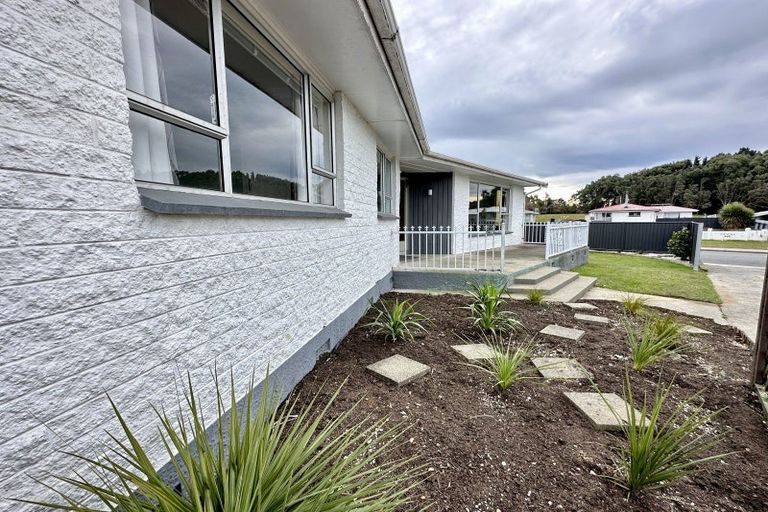 Photo of property in 38 Paisley Street, Kew, Invercargill, 9812