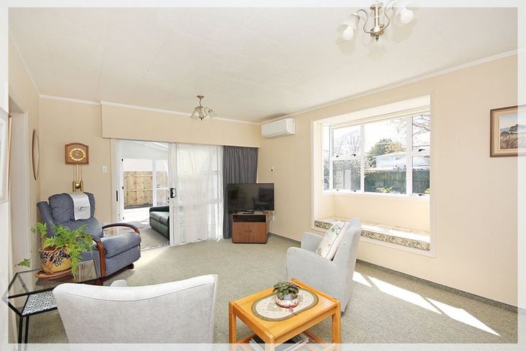 Photo of property in 89a Queenwood Road, Levin, 5510