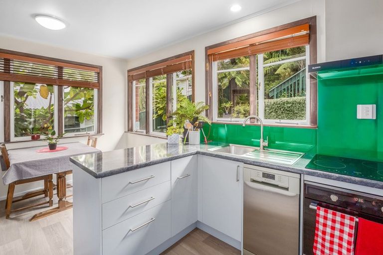 Photo of property in 8 Woodstock Terrace, Tawa, Wellington, 5028