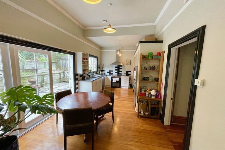 Photo of property in 17 Emerson Street, Berhampore, Wellington, 6023