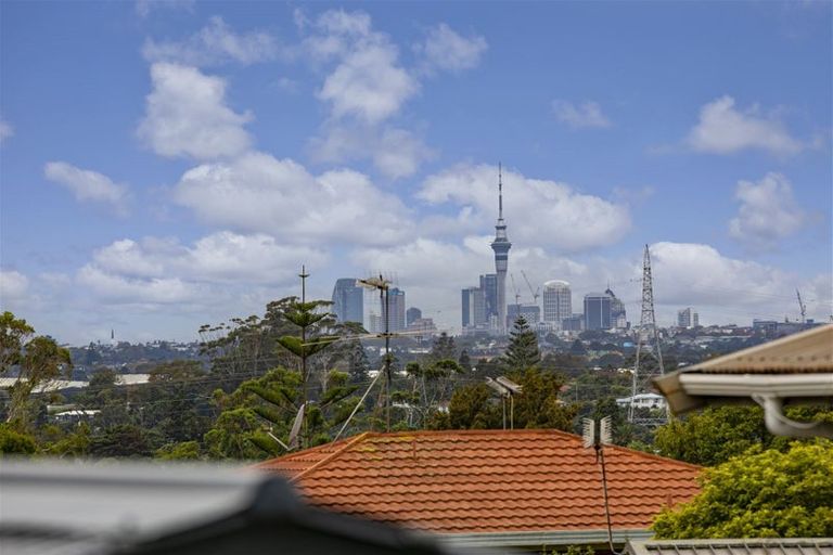 Photo of property in 45 Rosewarne Crescent, Glendene, Auckland, 0602