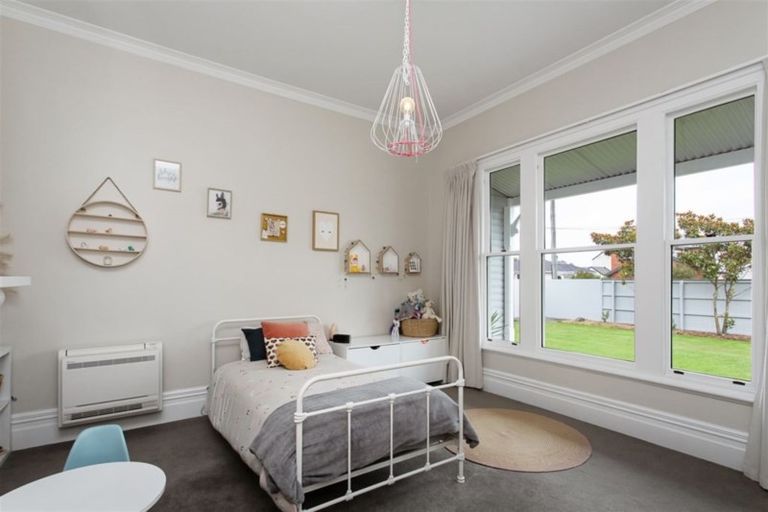 Photo of property in 90 Hawthorne Street, Strowan, Christchurch, 8052