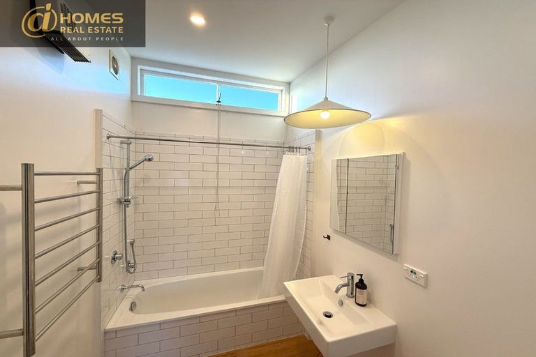 Photo of property in 14 Riverview Road, New Lynn, Auckland, 0600