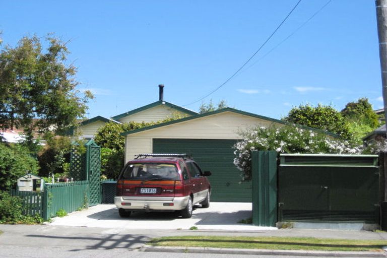 Photo of property in 21 Wittys Road, Avonhead, Christchurch, 8042