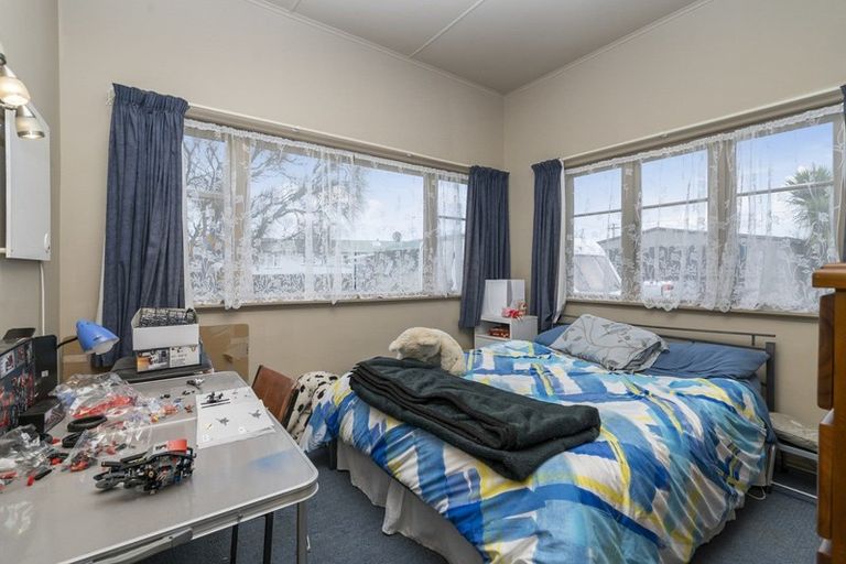 Photo of property in 36 Avenue Road, Foxton, 4814