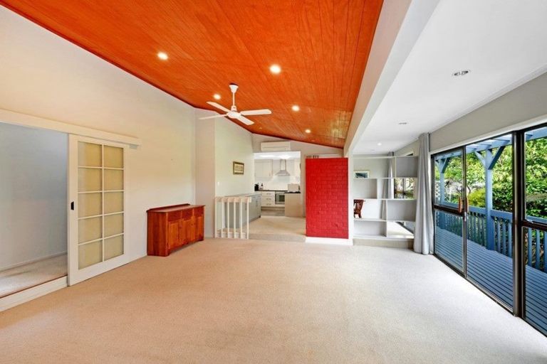 Photo of property in 2 Montclair Rise, Browns Bay, Auckland, 0630