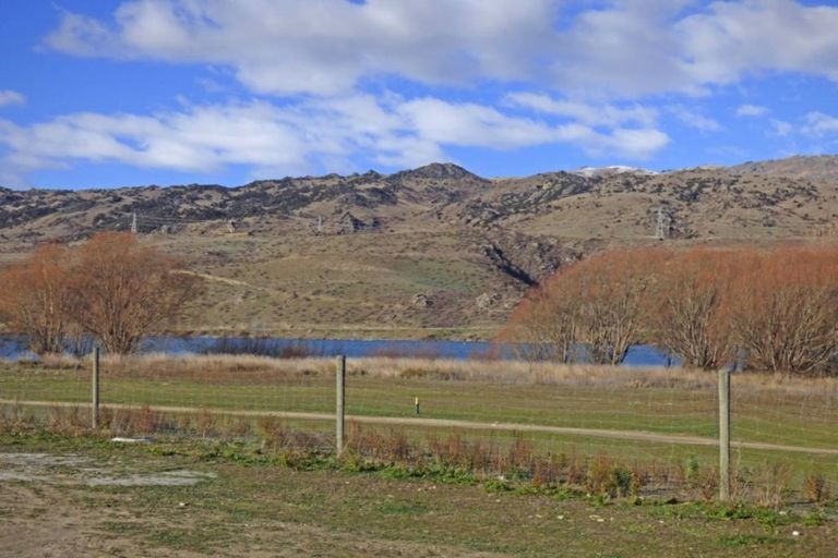 Photo of property in 10 Arion Court, Mount Pisa, Cromwell, 9383