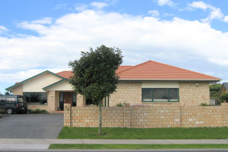 Photo of property in 18 Honeysuckle Lane, Ohauiti, Tauranga, 3112