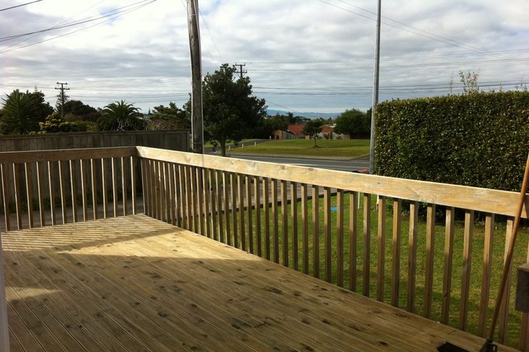 Photo of property in 868 East Coast Road, Northcross, Auckland, 0630