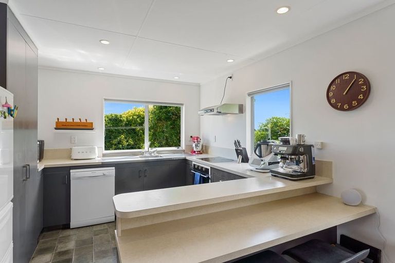 Photo of property in 83 Huia Street, Waikanae, 5036