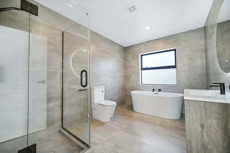 Photo of property in 4 Pleasant Way, Matakatia, Whangaparaoa, 0930