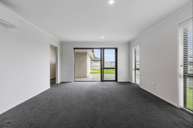 Photo of property in 27 Furlong Road, Papamoa, 3118