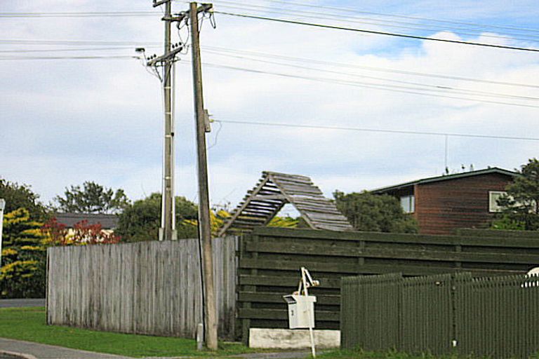 Photo of property in 3 Dalton Road, Snells Beach, 0920