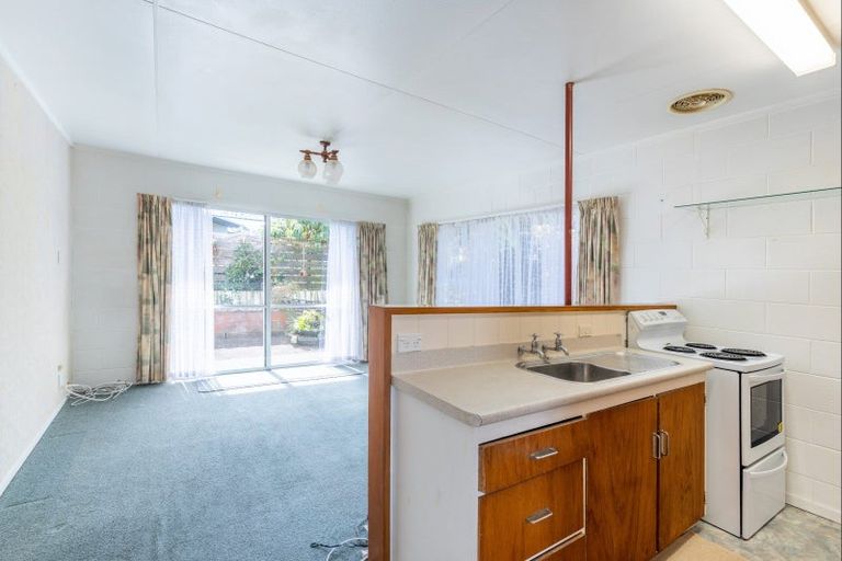 Photo of property in 28a Moulton Street, Moturoa, New Plymouth, 4310