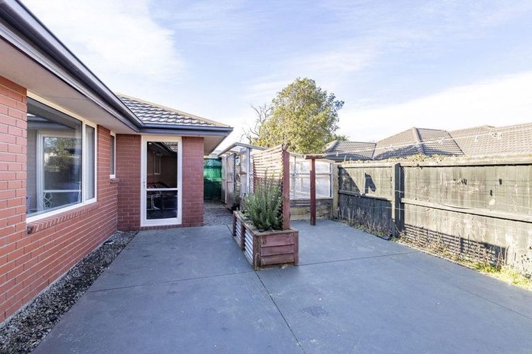 Photo of property in 6 Punga Lane, Parklands, Christchurch, 8083