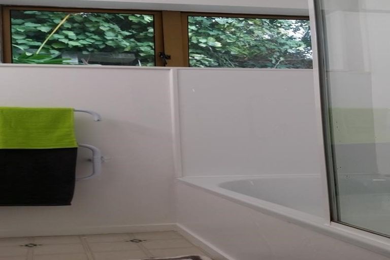 Photo of property in 9 Ridd Crescent, Karori, Wellington, 6012