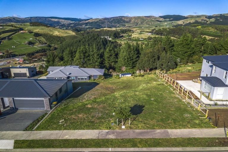 Photo of property in 160 Endeavour Drive, Whitby, Porirua, 5024